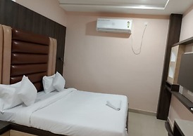 Goroomgo Akay guest house Varanasi