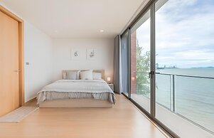 Sandbox Beachfront Villa3