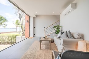 Sandbox Beachfront Villa3