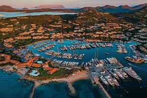 Porto Rotondo - Appartamento in Centro, 8 Minuti Da Spiaggia Ira