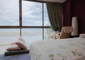 Sandbox frontbeach villa4