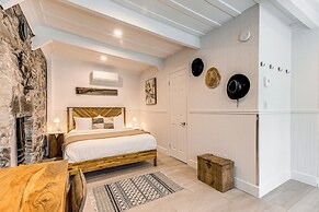 Gorgeous 3 Bedroom 2-floor Old Townhouse