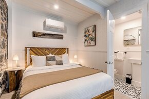 Gorgeous 3 Bedroom 2-floor Old Townhouse