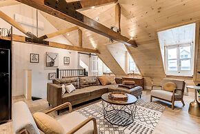 Gorgeous 3 Bedroom 2-floor Old Townhouse