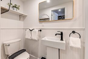 Gorgeous 3 Bedroom 2-floor Old Townhouse