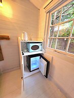 Coastal Cosy Cabin With hot tub