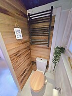 Coastal Cosy Cabin With hot tub