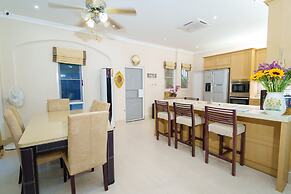 IvyRich Pool Villa Chiang Mai