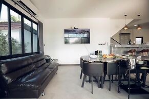 Issara Private Pool Villa Khaoyai VillaB