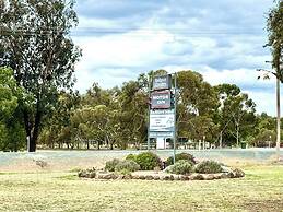 Redgum Motel