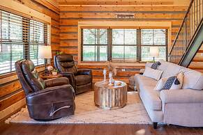 Moose Hollow Cabin Near Moscow