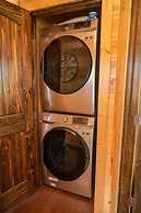 Moose Hollow Cabin Near Moscow