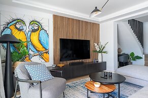 Luxury House With Private Heated Pool in Nerja!