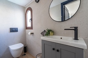 Luxury House With Private Heated Pool in Nerja!