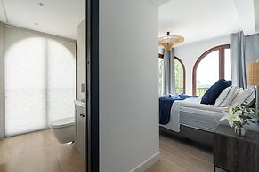 Luxury House With Private Heated Pool in Nerja!