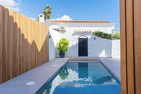 Luxury House With Private Heated Pool in Nerja!