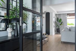 Luxury House With Private Heated Pool in Nerja!