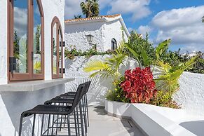 Luxury House With Private Heated Pool in Nerja!