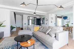 Luxury House With Private Heated Pool in Nerja!