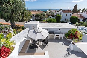 Luxury House With Private Heated Pool in Nerja!