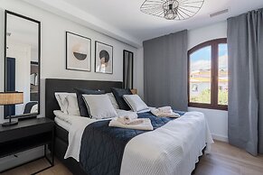 Luxury House With Private Heated Pool in Nerja!