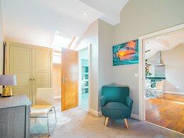 Sheffield Bliss House - Charming Home by Avo