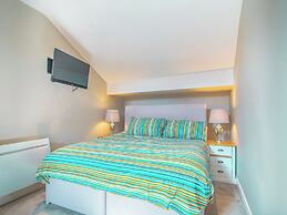 Sheffield Bliss House - Charming Home by Avo