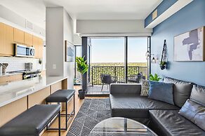 High-rise Apt Raleigh Free Parking Sunset View 2