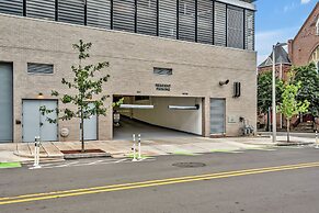 High-rise Apt Raleigh Free Parking Sunset View 2