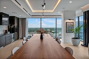 High-rise Apt Raleigh Free Parking Sunset View 2