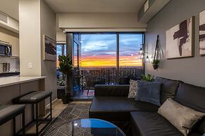 High-rise Apt Raleigh Free Parking Sunset View 2