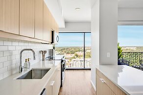 High-rise Apt Raleigh Free Parking Sunset View 2