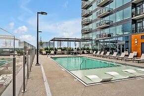 High-rise Apt Raleigh Free Parking Sunset View 2