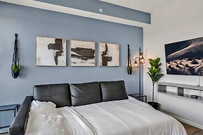 High-rise Apt Raleigh Free Parking Sunset View 2