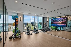 High-rise Apt Raleigh Free Parking Sunset View 2