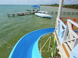 Daphne's Lagoon Lodge