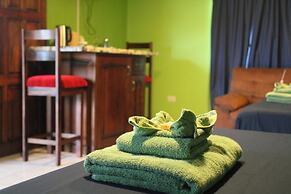 Daphne's Lagoon Lodge