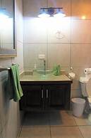 Daphne's Lagoon Lodge