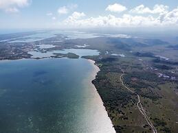 Daphne's Lagoon Lodge
