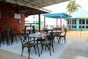 Daphne's Lagoon Lodge