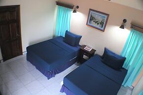 Daphne's Lagoon Lodge