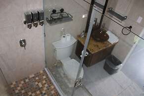 Daphne's Lagoon Lodge