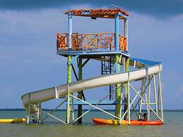 Daphne's Lagoon Lodge