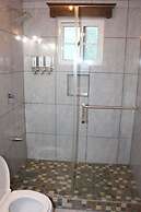 Daphne's Lagoon Lodge