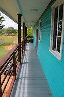 Daphne's Lagoon Lodge