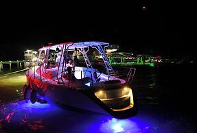 Daphne's Lagoon Lodge