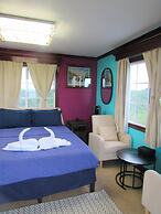 Daphne's Lagoon Lodge