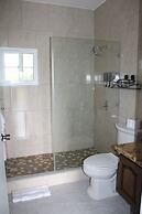 Daphne's Lagoon Lodge