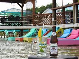 Daphne's Lagoon Lodge