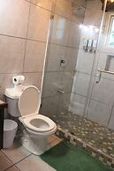 Daphne's Lagoon Lodge